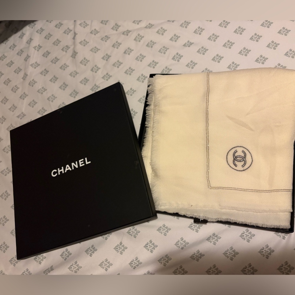 CHANEL Ivory Scarf with Silver Logo